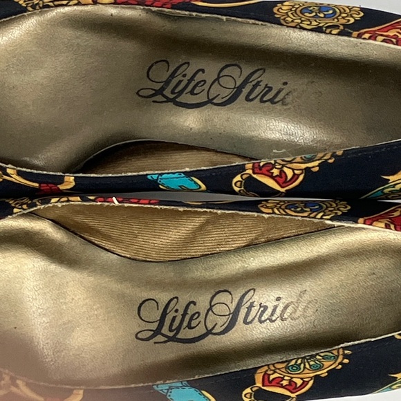 Life Stride Pointed-Toe Kitten Heel Pumps Vibrant Scarf/Tapestry Size 7.5B/AA - Picture 5 of 13